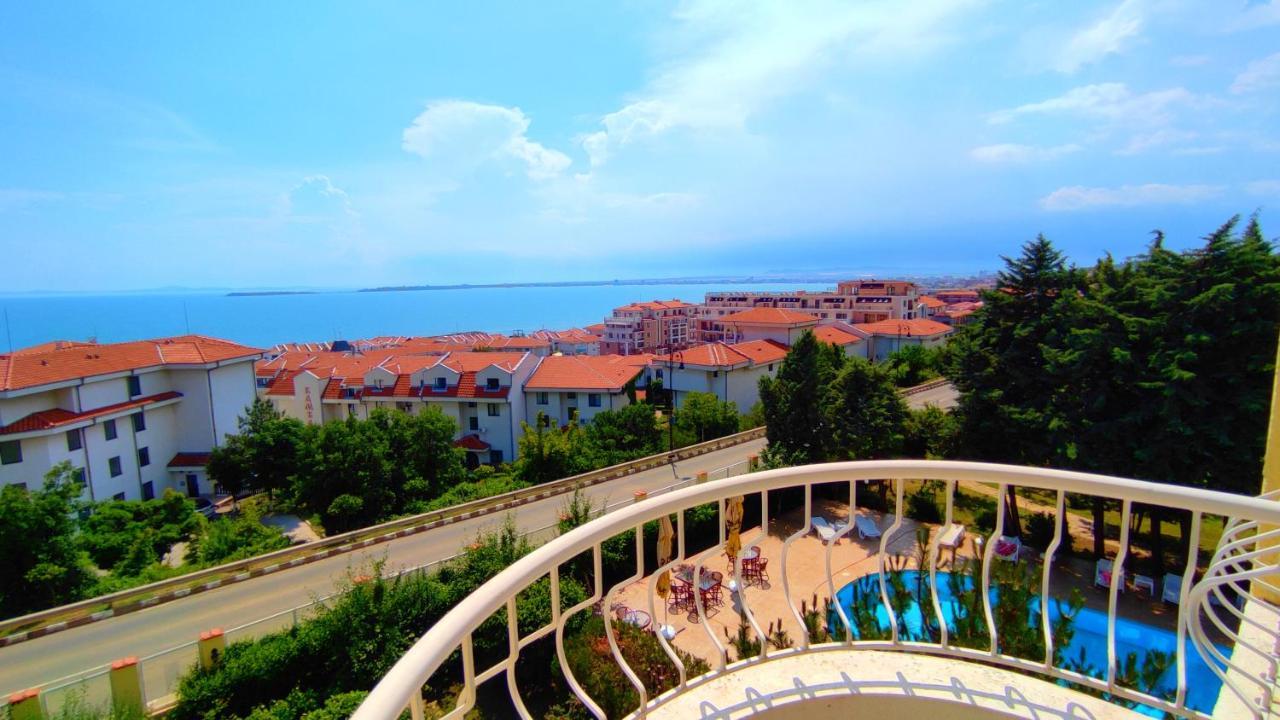 Hotel Consul Свети Влас Екстериор снимка